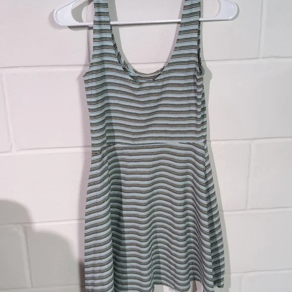 Striped Sleeveless Dress - Picture 3 of 4